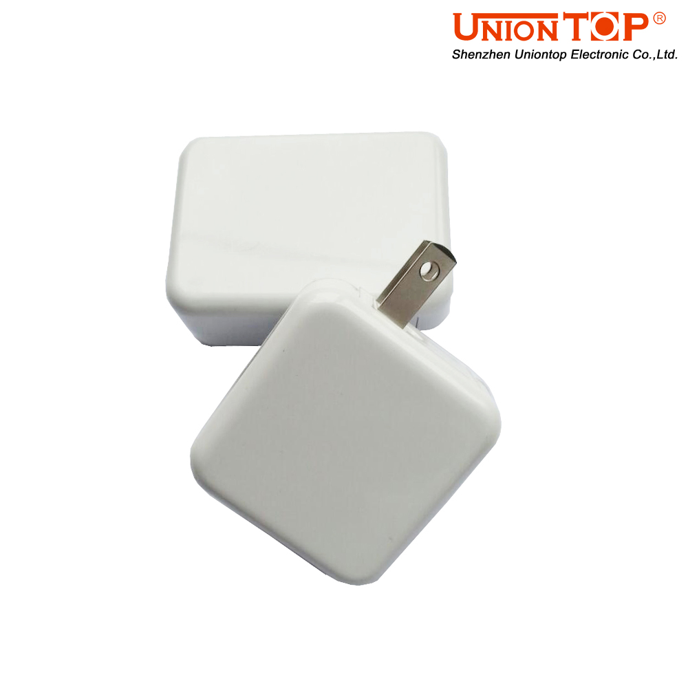 双USB接口5V3A智能手机充电器